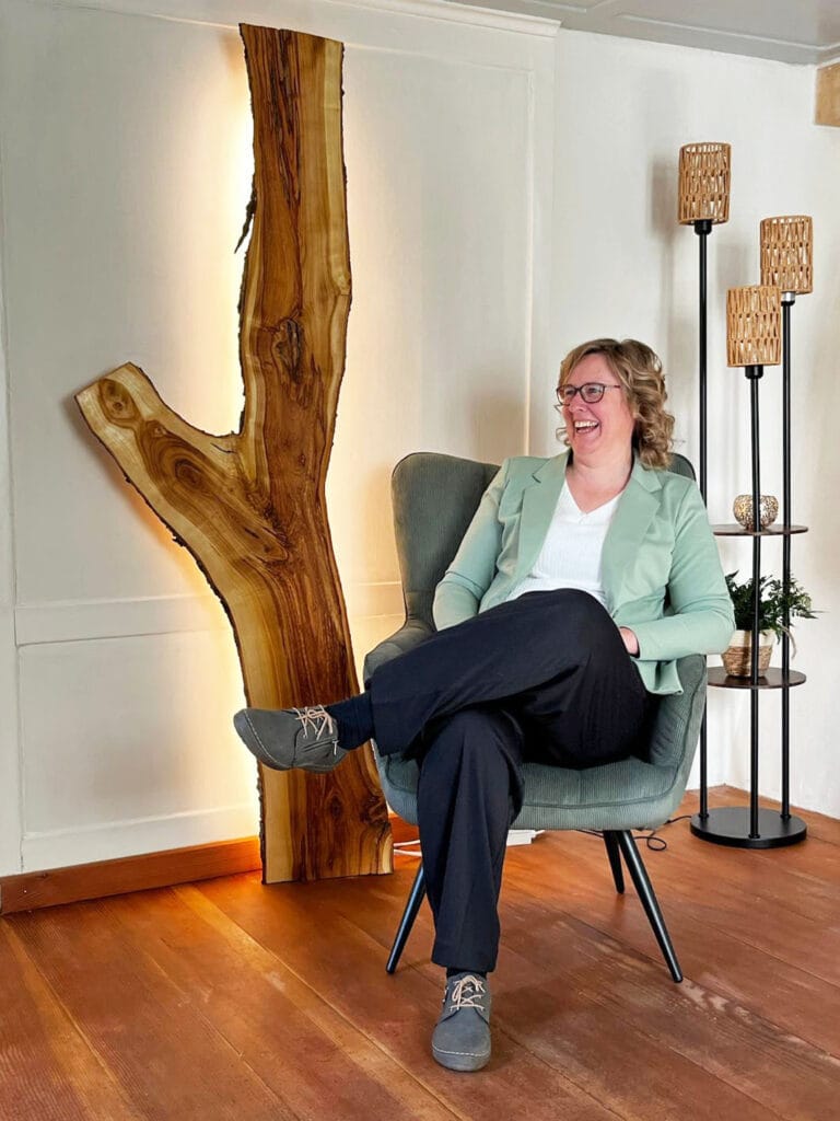 baumstark-Irene sitzend-2